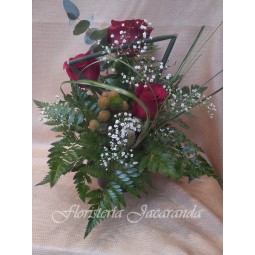 Centrito de rosas rojas