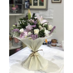 Ramo en blanco y lavanda