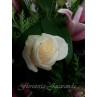 Florero con lilium oriental y rosas