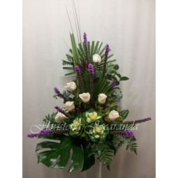 Centro de flores con brásicas